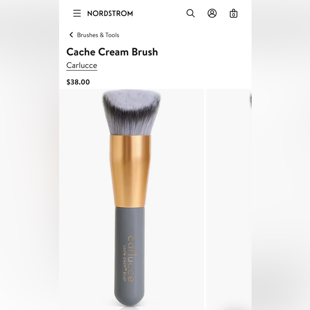 Carlucce Cache Brush - Foundation
Brush - $38 Retail